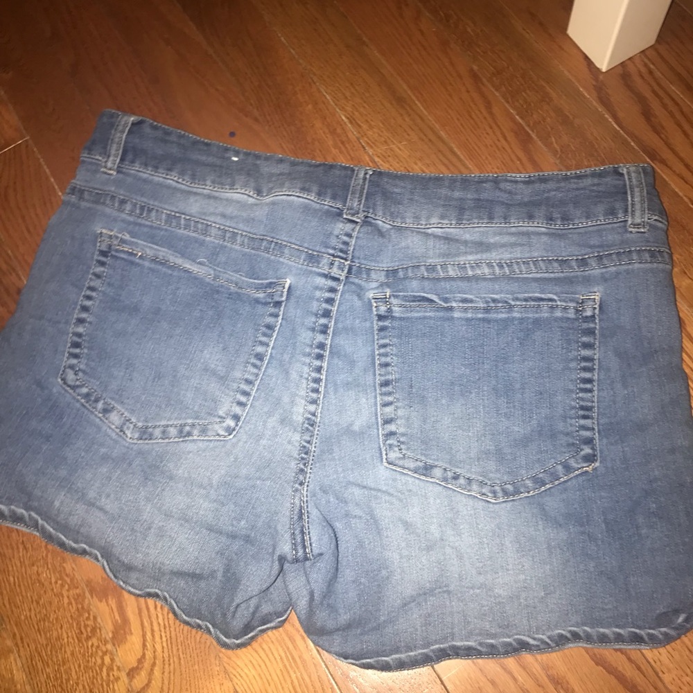 Shorts - Picture 5 of 5